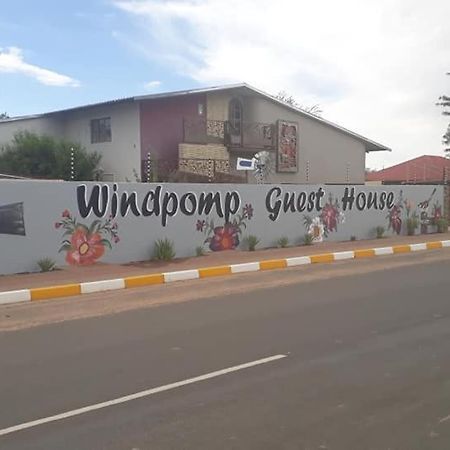 Die Windpomp Guesthouse Gobabis Esterno foto