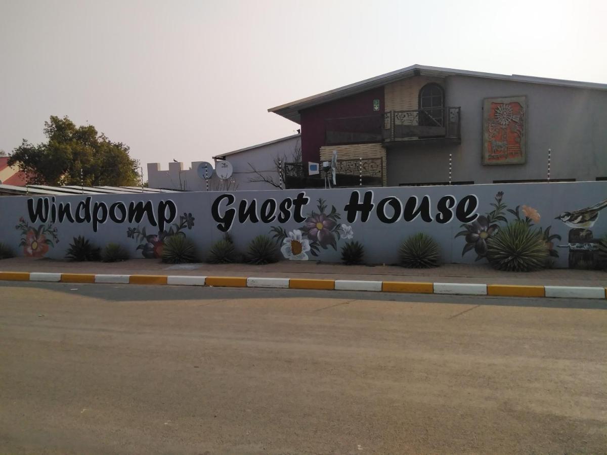 Die Windpomp Guesthouse Gobabis Esterno foto